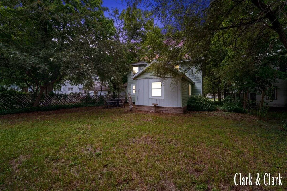 214 Lincoln Street Howard City, MI 49329