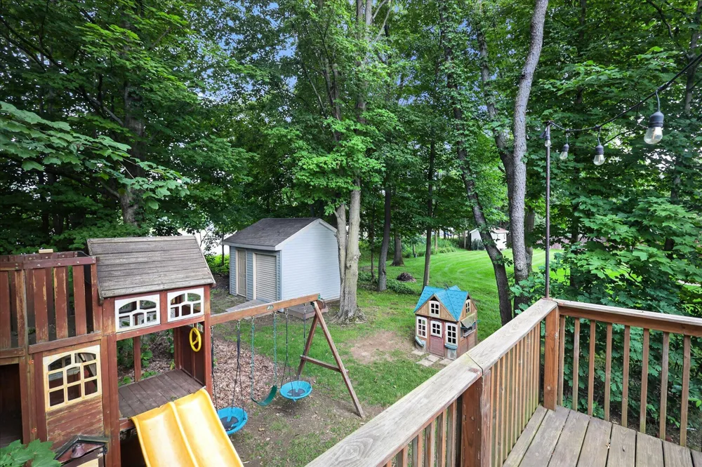 69914 Roy Drive Edwardsburg, MI 49112