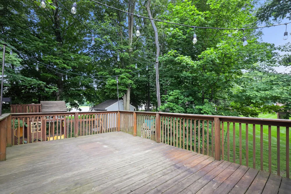 69914 Roy Drive Edwardsburg, MI 49112