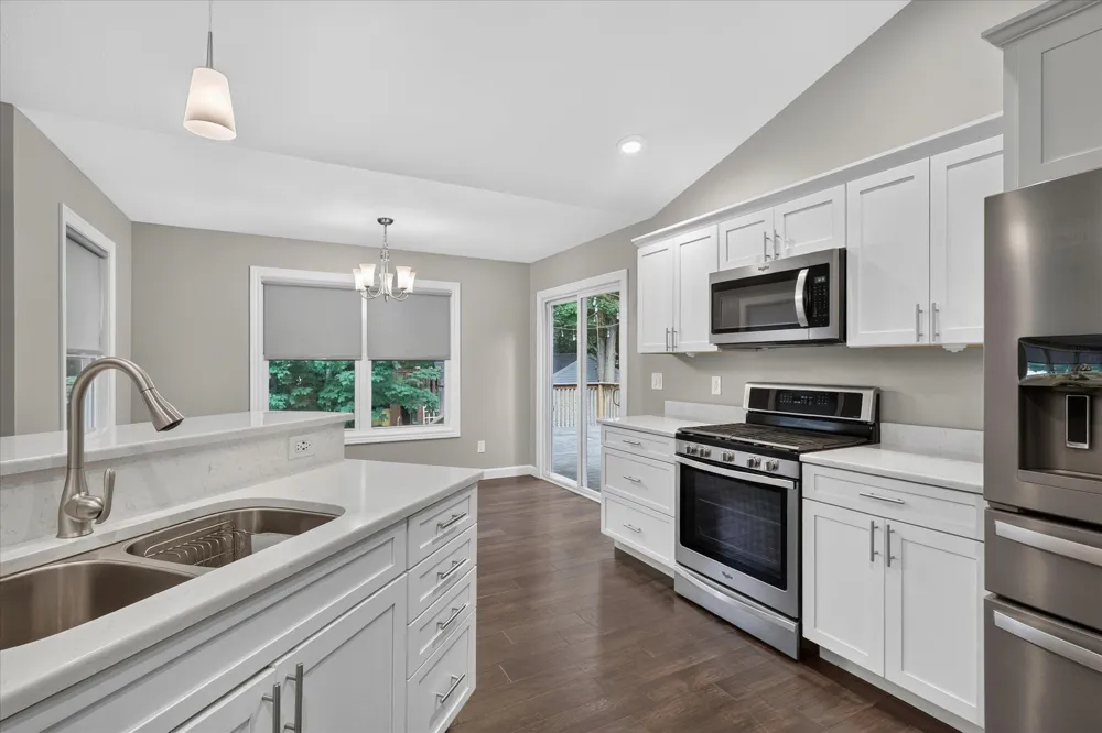 69914 Roy Drive Edwardsburg, MI 49112