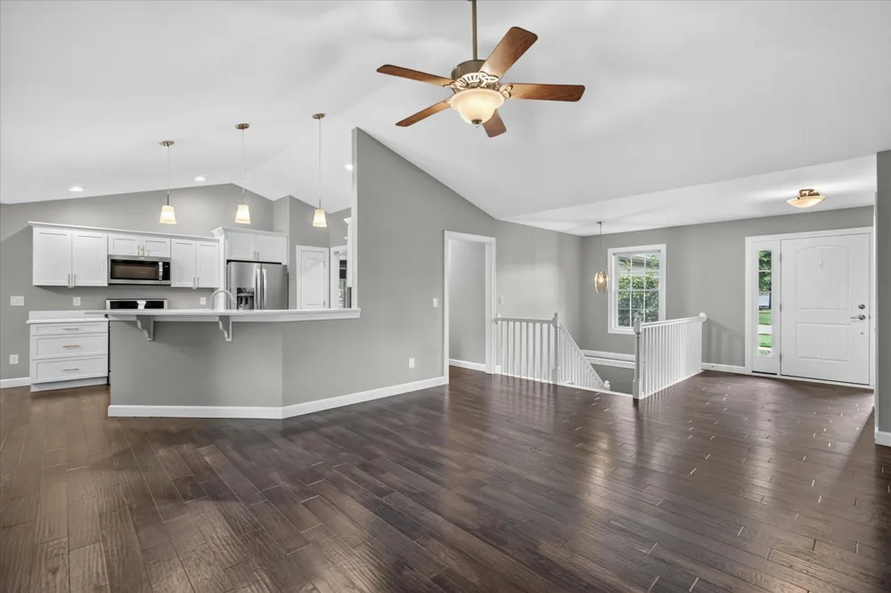 69914 Roy Drive Edwardsburg, MI 49112