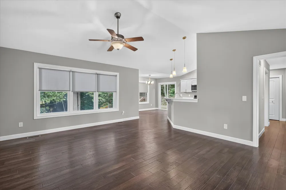 69914 Roy Drive Edwardsburg, MI 49112