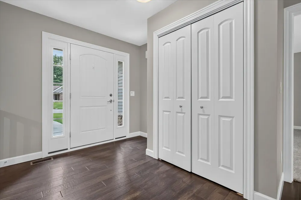 69914 Roy Drive Edwardsburg, MI 49112