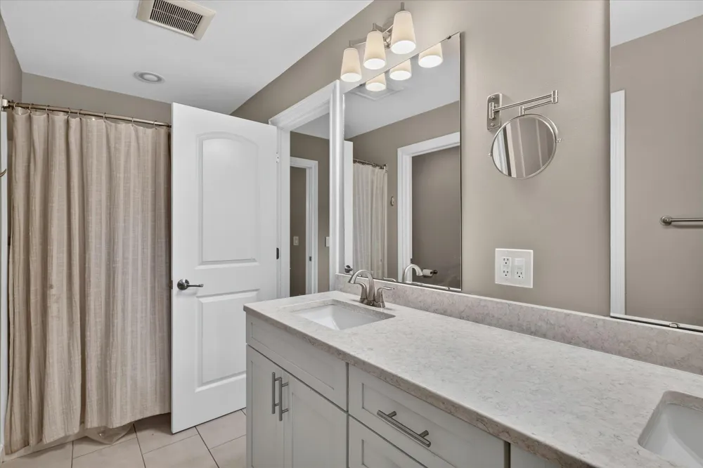 69914 Roy Drive Edwardsburg, MI 49112