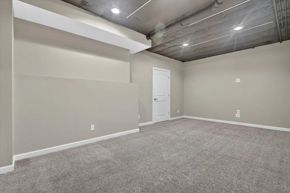 69914 Roy Drive Edwardsburg, MI 49112