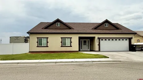 1023 Seco Place