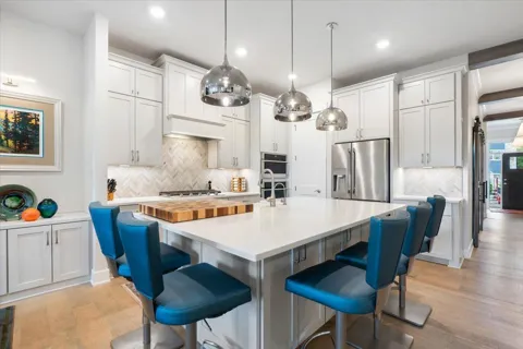 16377 Glory Lane