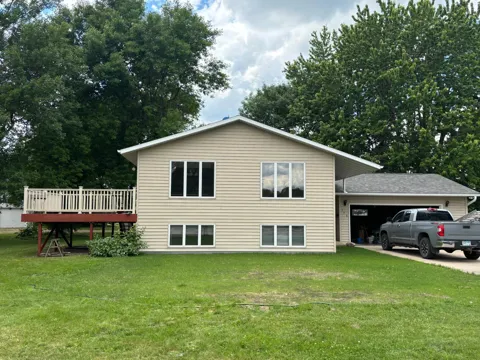 590 Lakeview Road