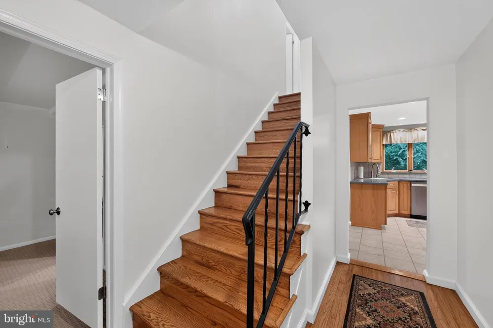 37 LONGPOINT LANE Rose Valley, PA 19063