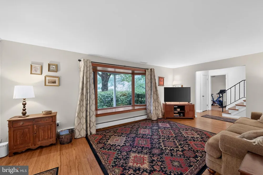 37 LONGPOINT LANE Rose Valley, PA 19063