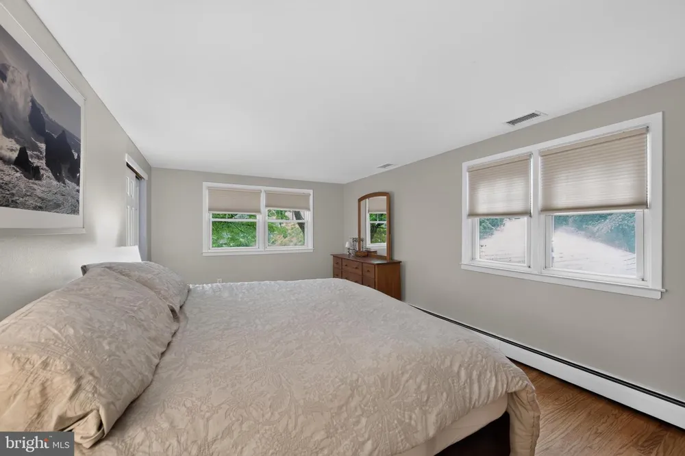 37 LONGPOINT LANE Rose Valley, PA 19063