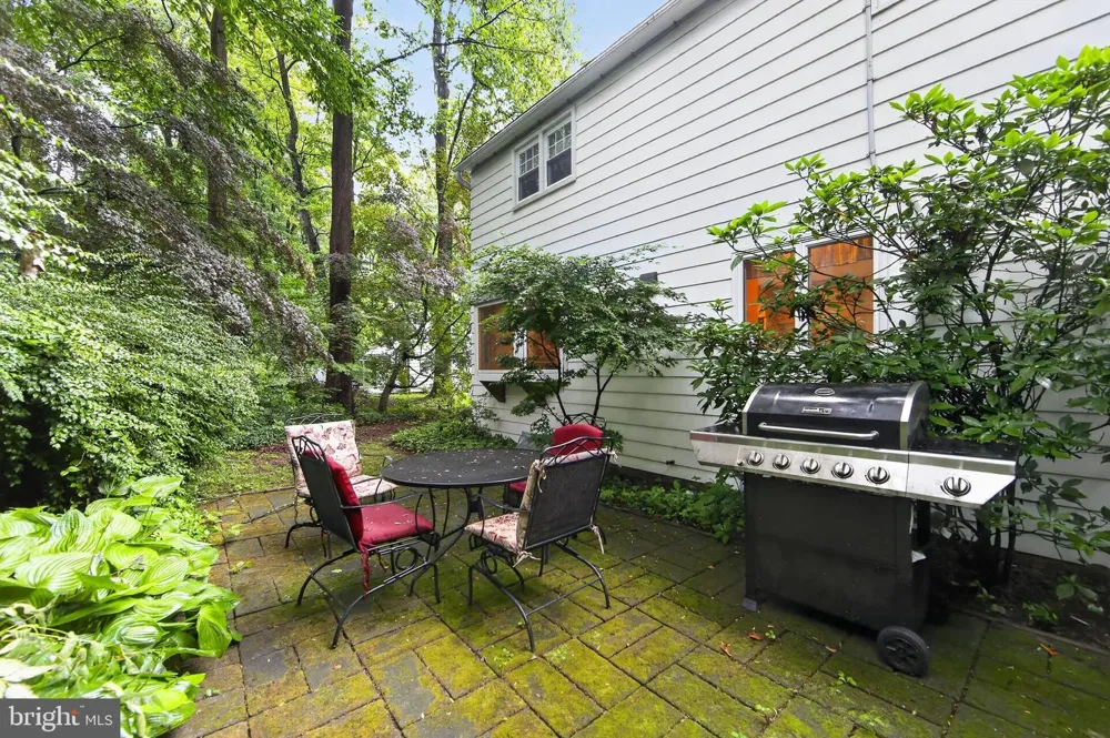 37 LONGPOINT LANE Rose Valley, PA 19063