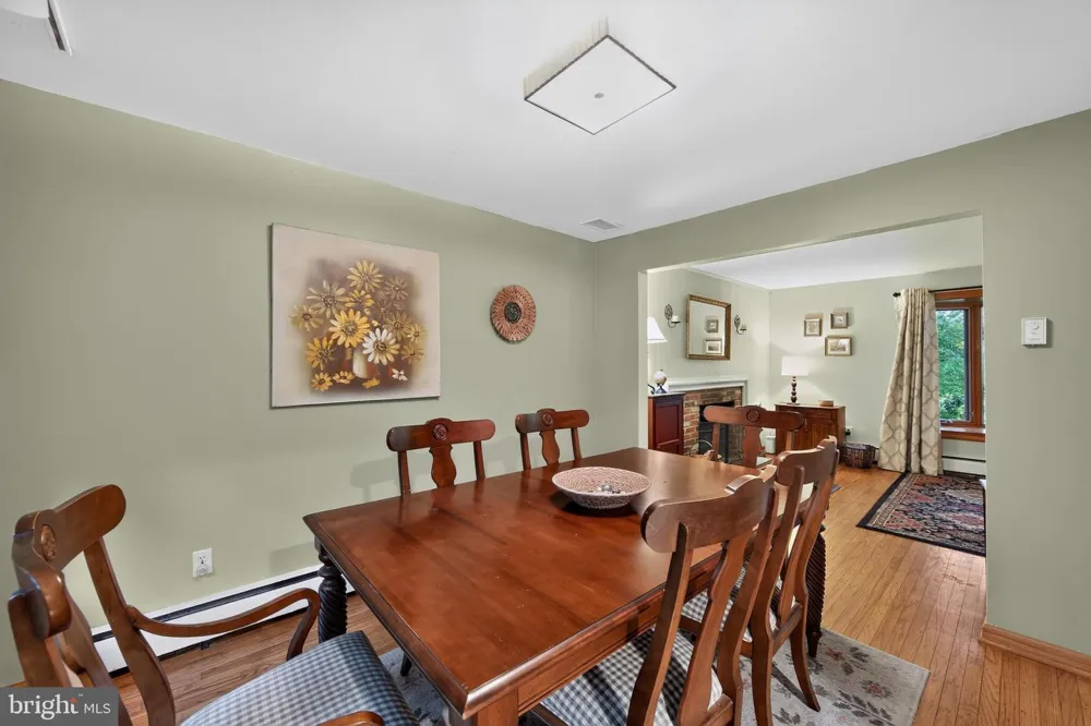 37 LONGPOINT LANE Rose Valley, PA 19063