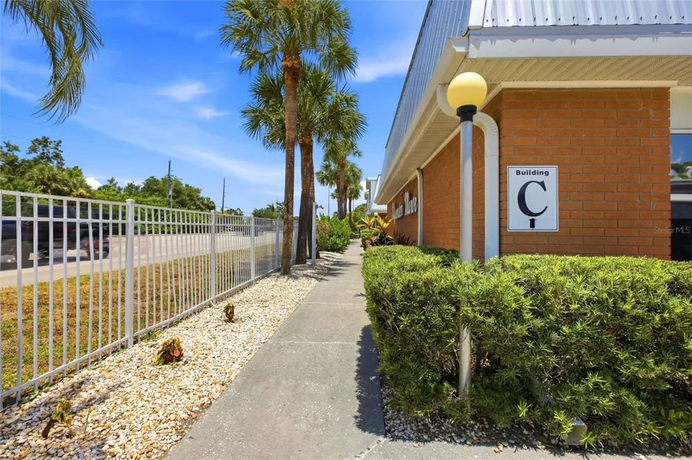 22333 EDGEWATER DRIVE #C2 Punta Gorda, FL 33980