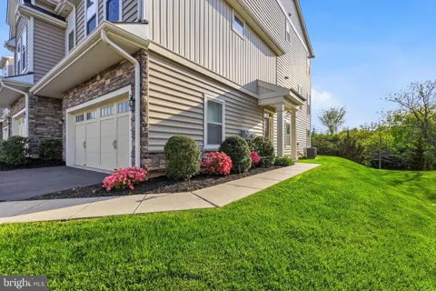 332 REDBUD LANE