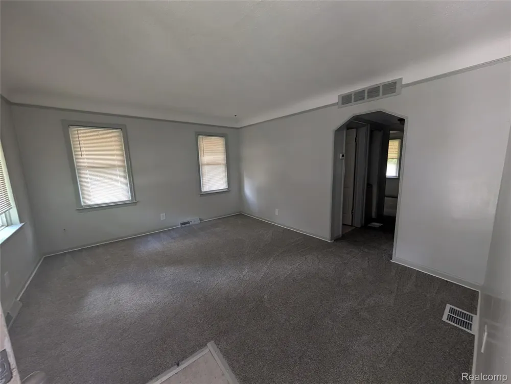 25613 Powers Avenue Dearborn Heights City, MI 48125