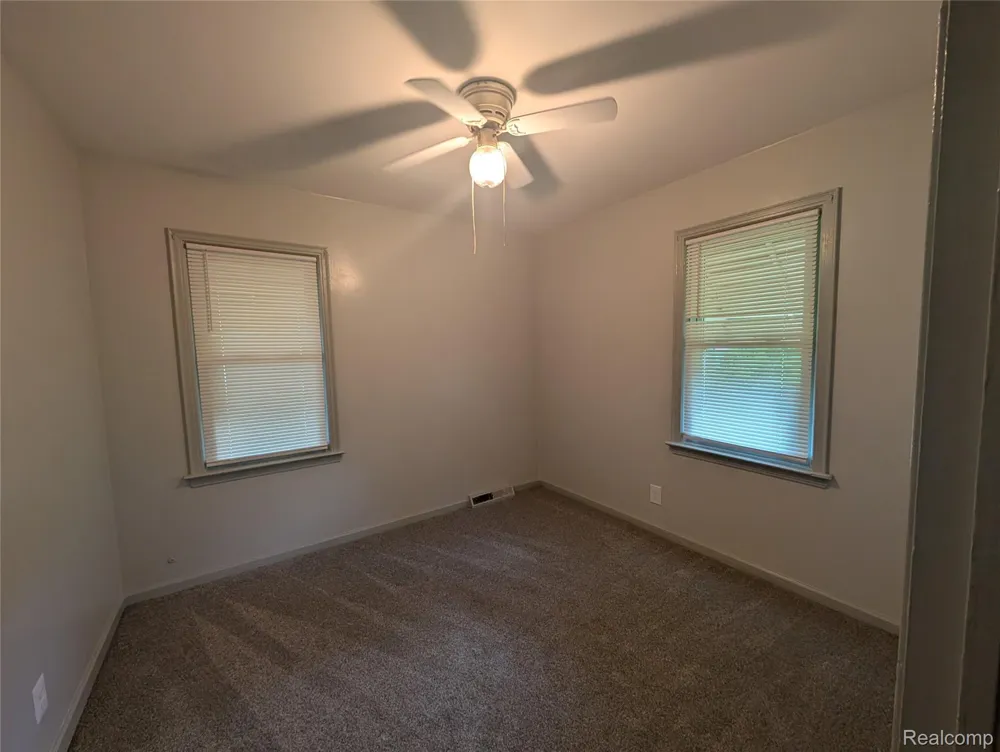 25613 Powers Avenue Dearborn Heights City, MI 48125