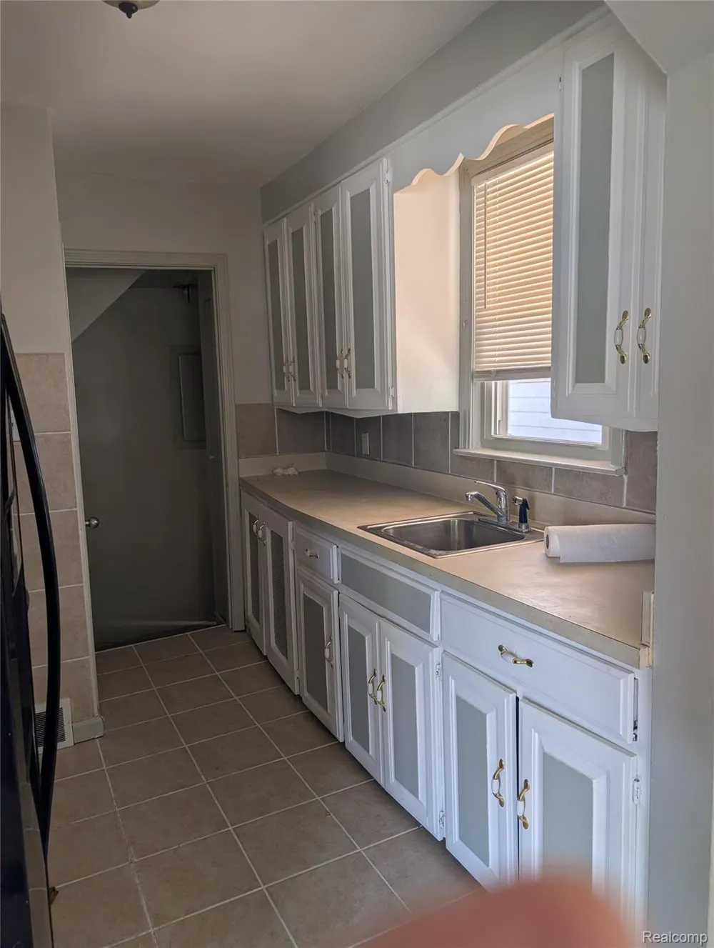 25613 Powers Avenue Dearborn Heights City, MI 48125