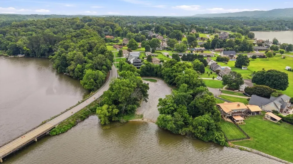 8189 Snowdrop Way Ooltewah, TN 37363