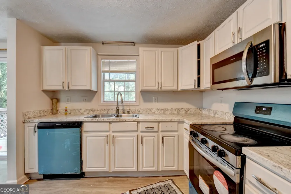 4286 Village Square LN Stone Mountain, GA 30083