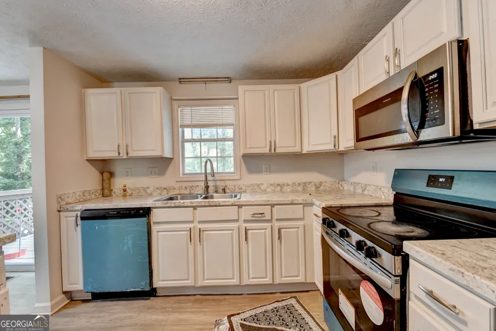 4286 Village Square LN Stone Mountain, GA 30083