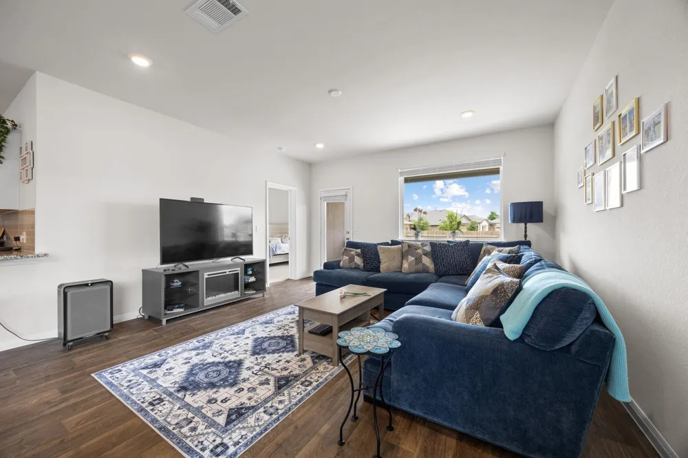 713 Iron Bridge Road Georgetown, TX 78626
