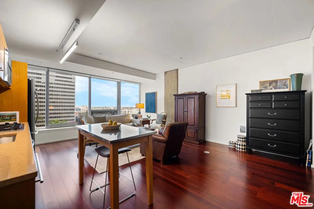 1155 S Grand Avenue #1111 Los Angeles, CA 90015