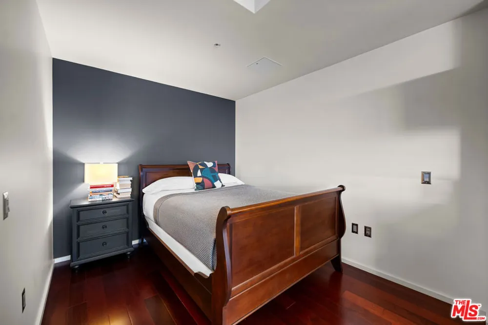 1155 S Grand Avenue #1111 Los Angeles, CA 90015