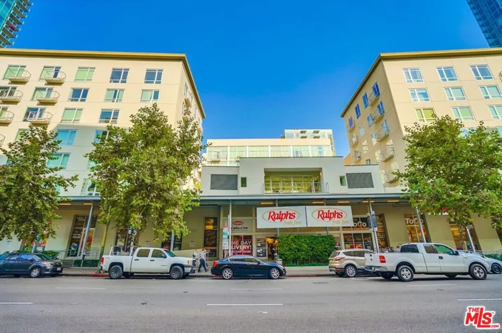 1155 S Grand Avenue #1111 Los Angeles, CA 90015