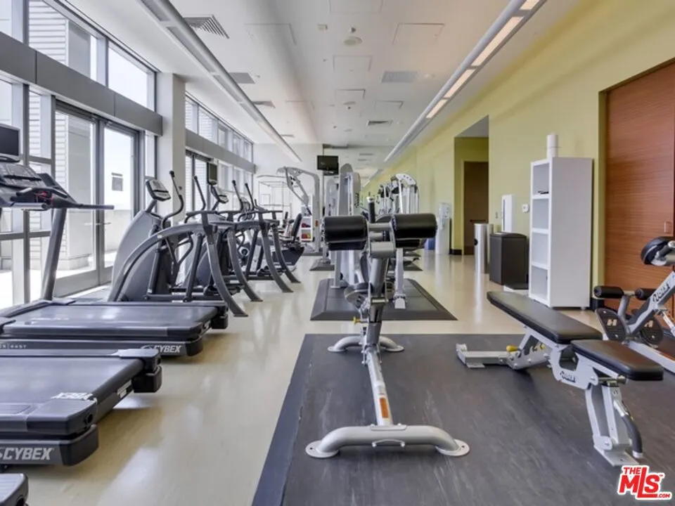 1155 S Grand Avenue #1111 Los Angeles, CA 90015