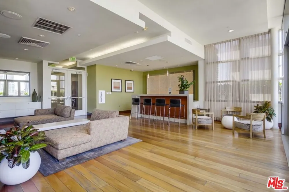 1155 S Grand Avenue #1111 Los Angeles, CA 90015