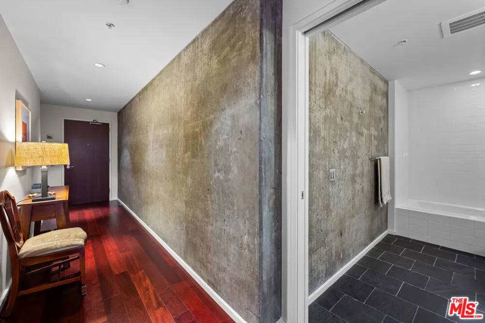 1155 S Grand Avenue #1111 Los Angeles, CA 90015