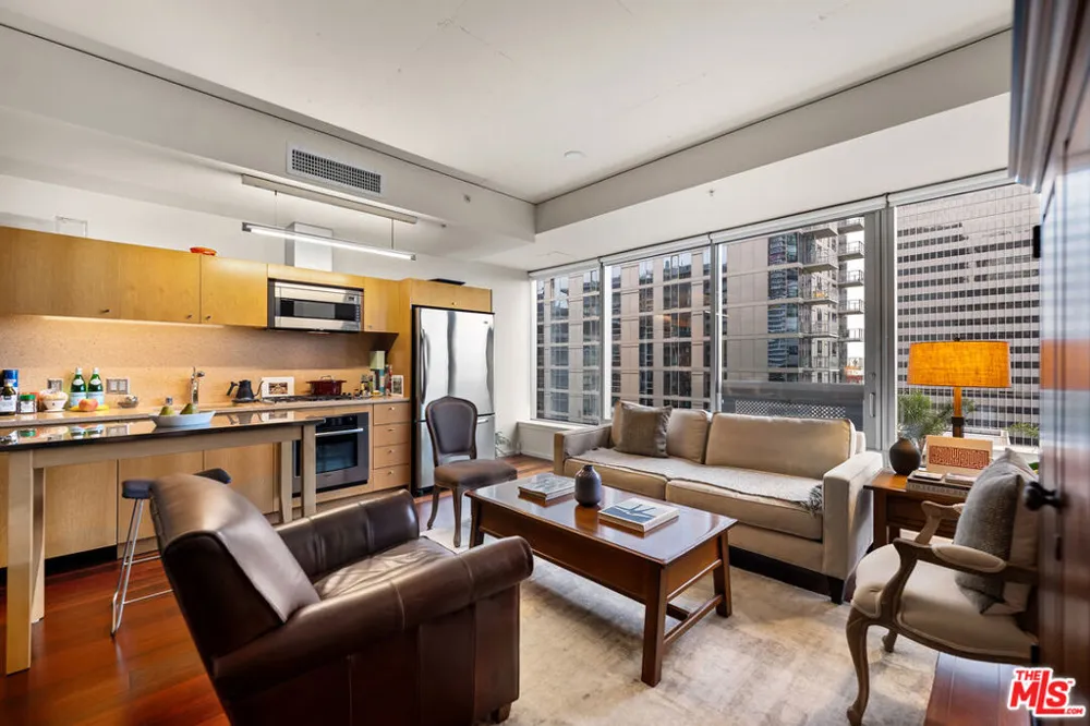 1155 S Grand Avenue #1111 Los Angeles, CA 90015