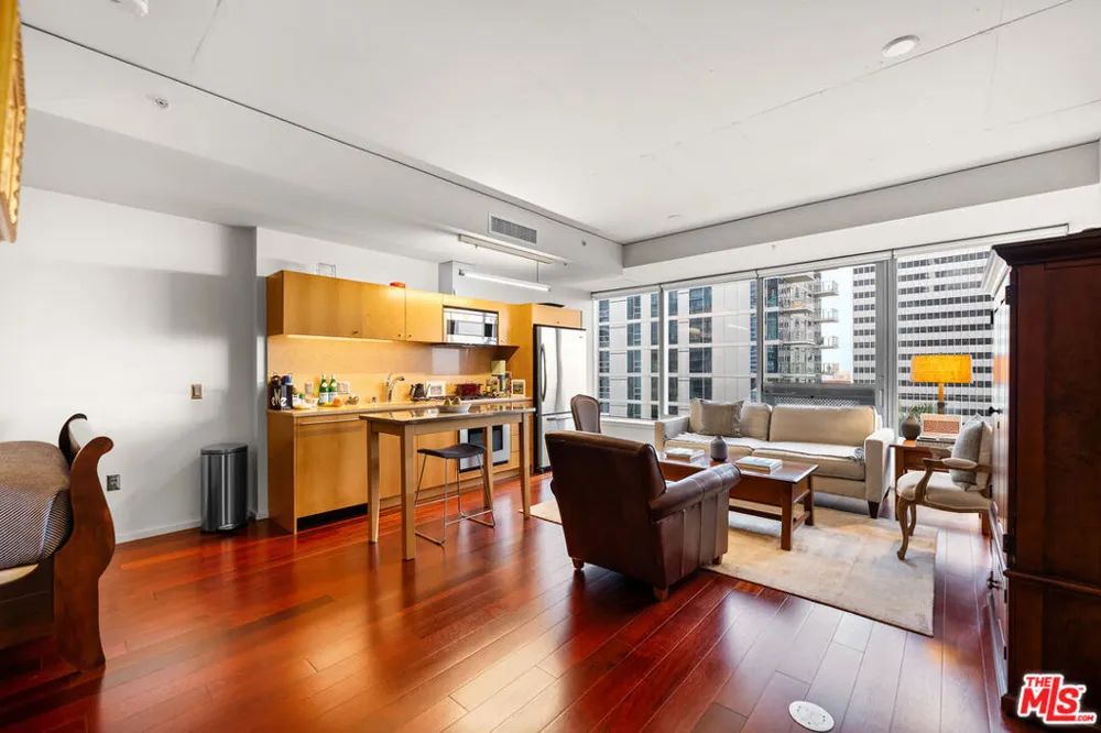 1155 S Grand Avenue #1111 Los Angeles, CA 90015