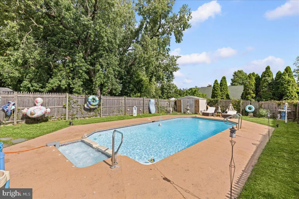 42 SPRUCE STREET Cherry Hill, NJ 08002