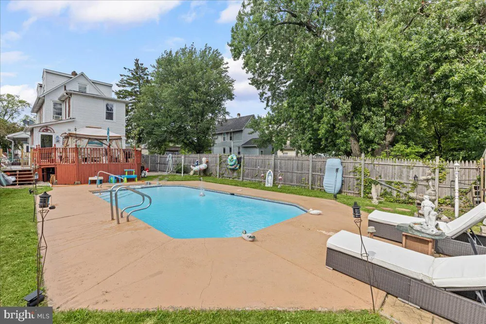 42 SPRUCE STREET Cherry Hill, NJ 08002