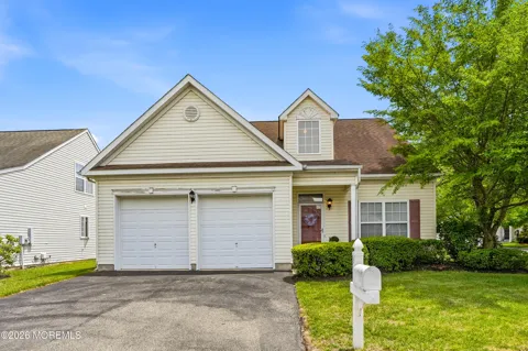 5 Holly Manor Court