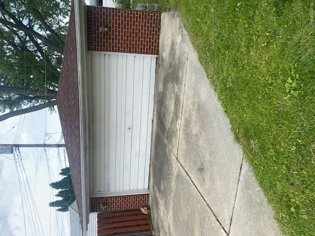 32430 TECLA DRIVE Warren City, MI 48088