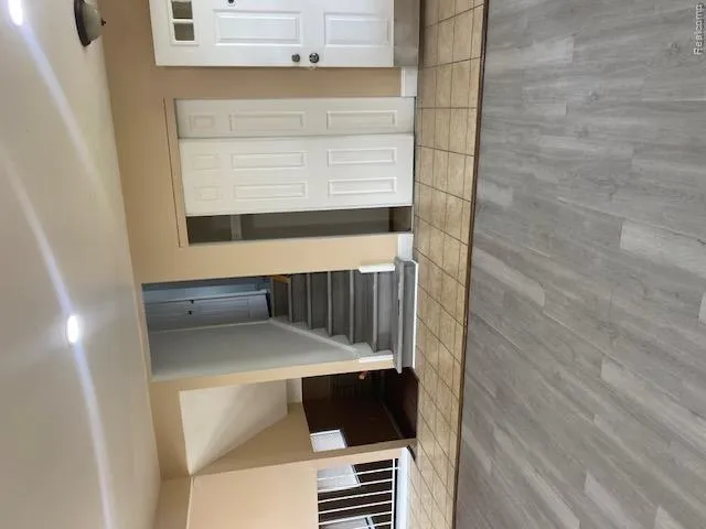 32430 TECLA DRIVE Warren City, MI 48088