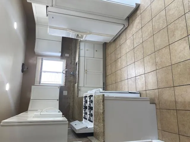 32430 TECLA DRIVE Warren City, MI 48088