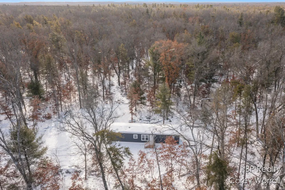 5017 S Sunray Court Cherry Valley Township, MI 49642