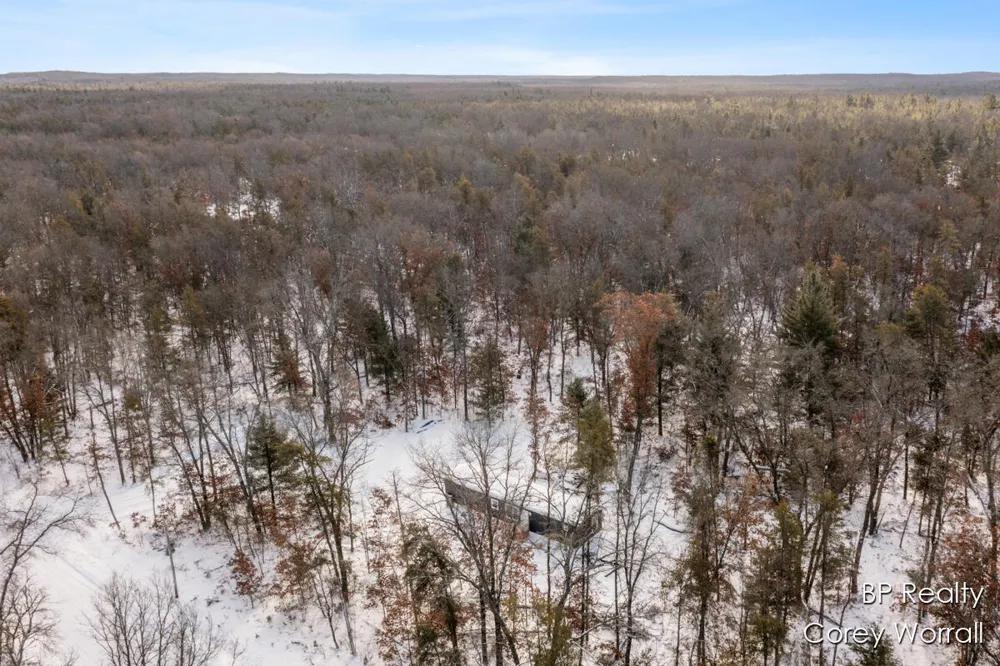 5017 S Sunray Court Cherry Valley Township, MI 49642