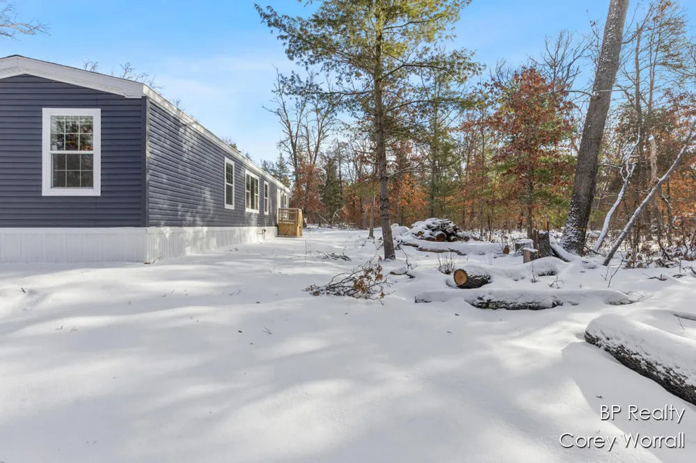 5017 S Sunray Court Cherry Valley Township, MI 49642
