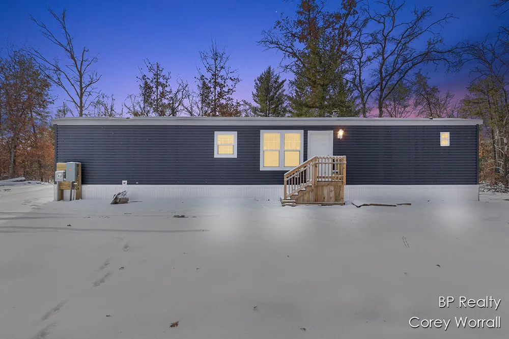 5017 S Sunray Court Cherry Valley Township, MI 49642
