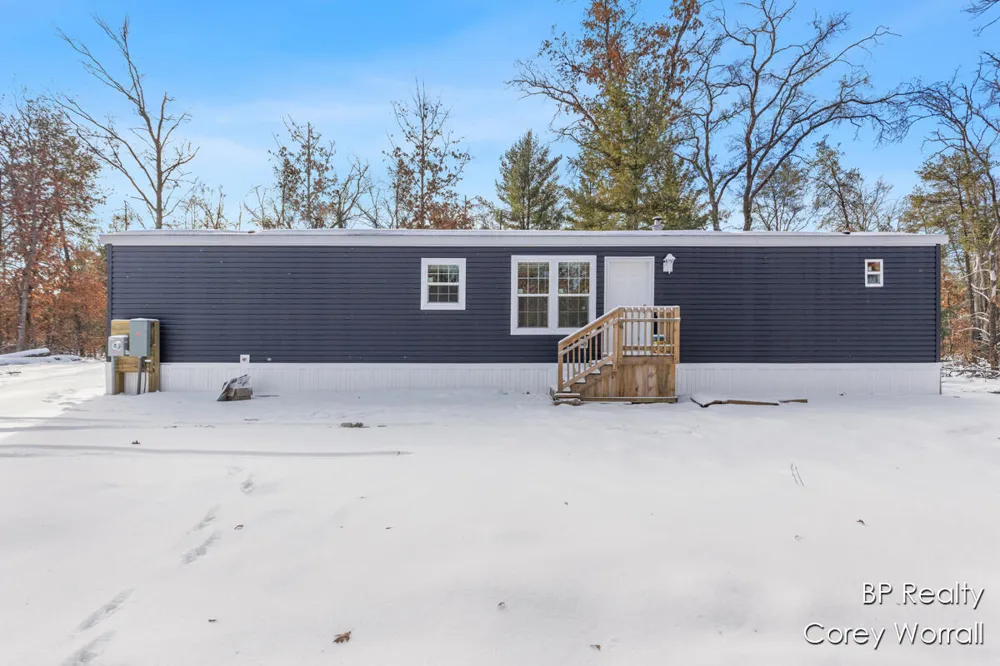 5017 S Sunray Court Cherry Valley Township, MI 49642