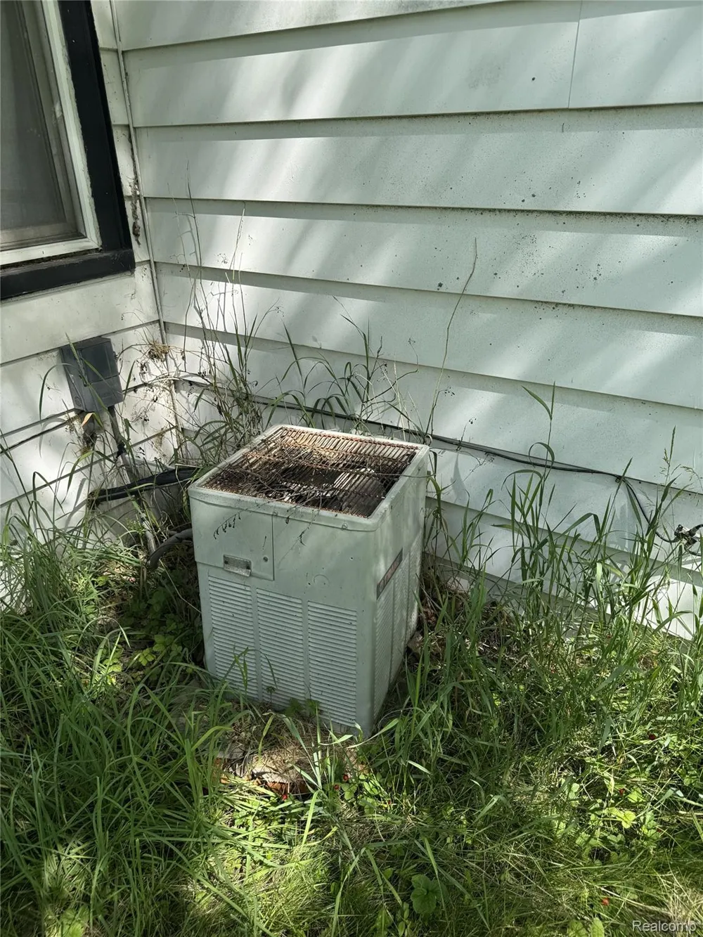 2418 Morris Street Saginaw City, MI 48601