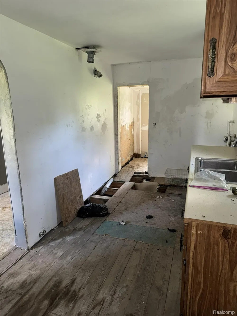 2418 Morris Street Saginaw City, MI 48601