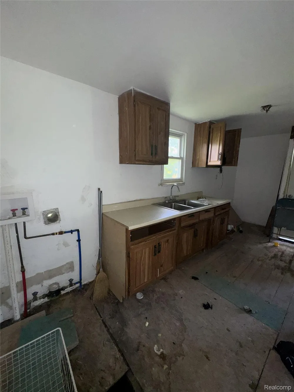 2418 Morris Street Saginaw City, MI 48601