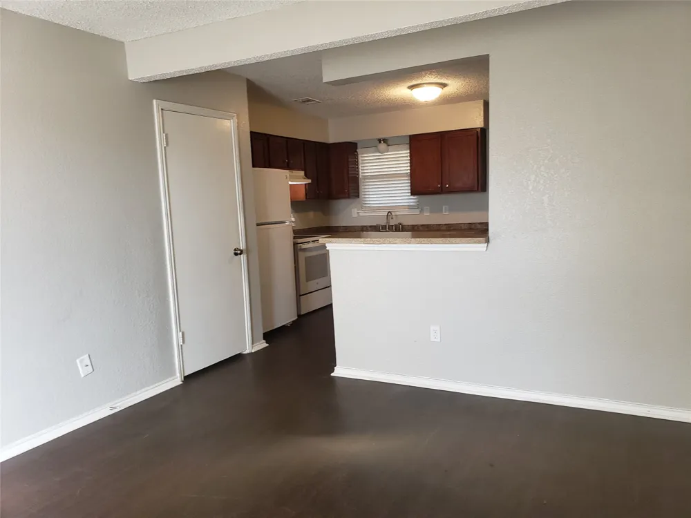 644 S Rogers Road Irving, TX 75060