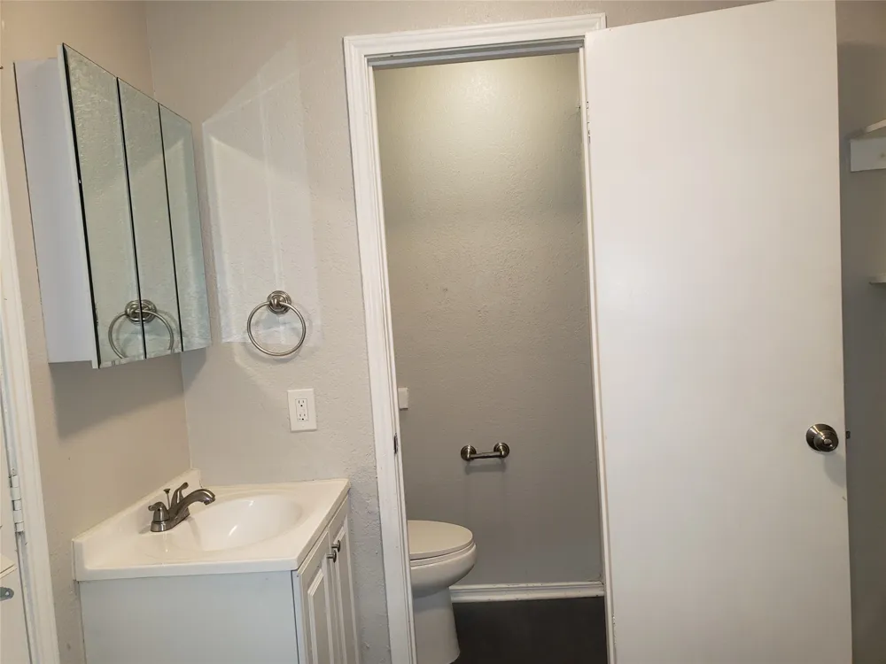 644 S Rogers Road Irving, TX 75060